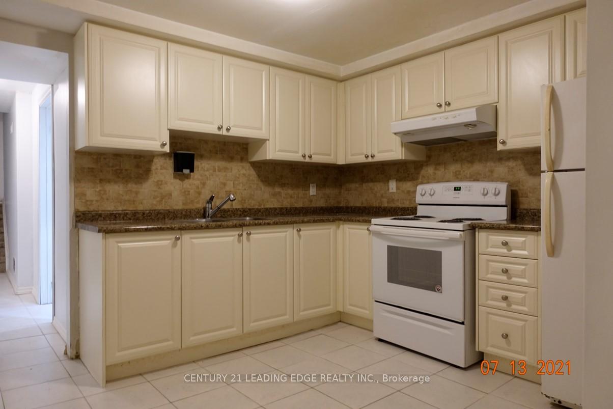Photo 17 of 54 Aurora Place, Brampton, Heart Lake West — HOMEH