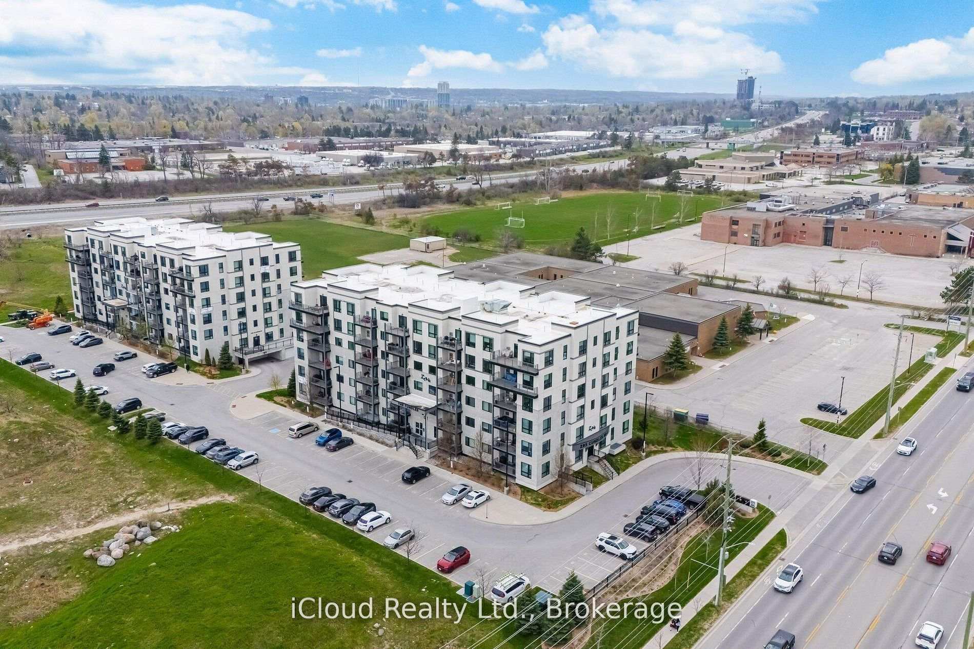 Photo 5 of Unit 208, 295 Cundles Road E, Barrie, Alliance — HOMEH