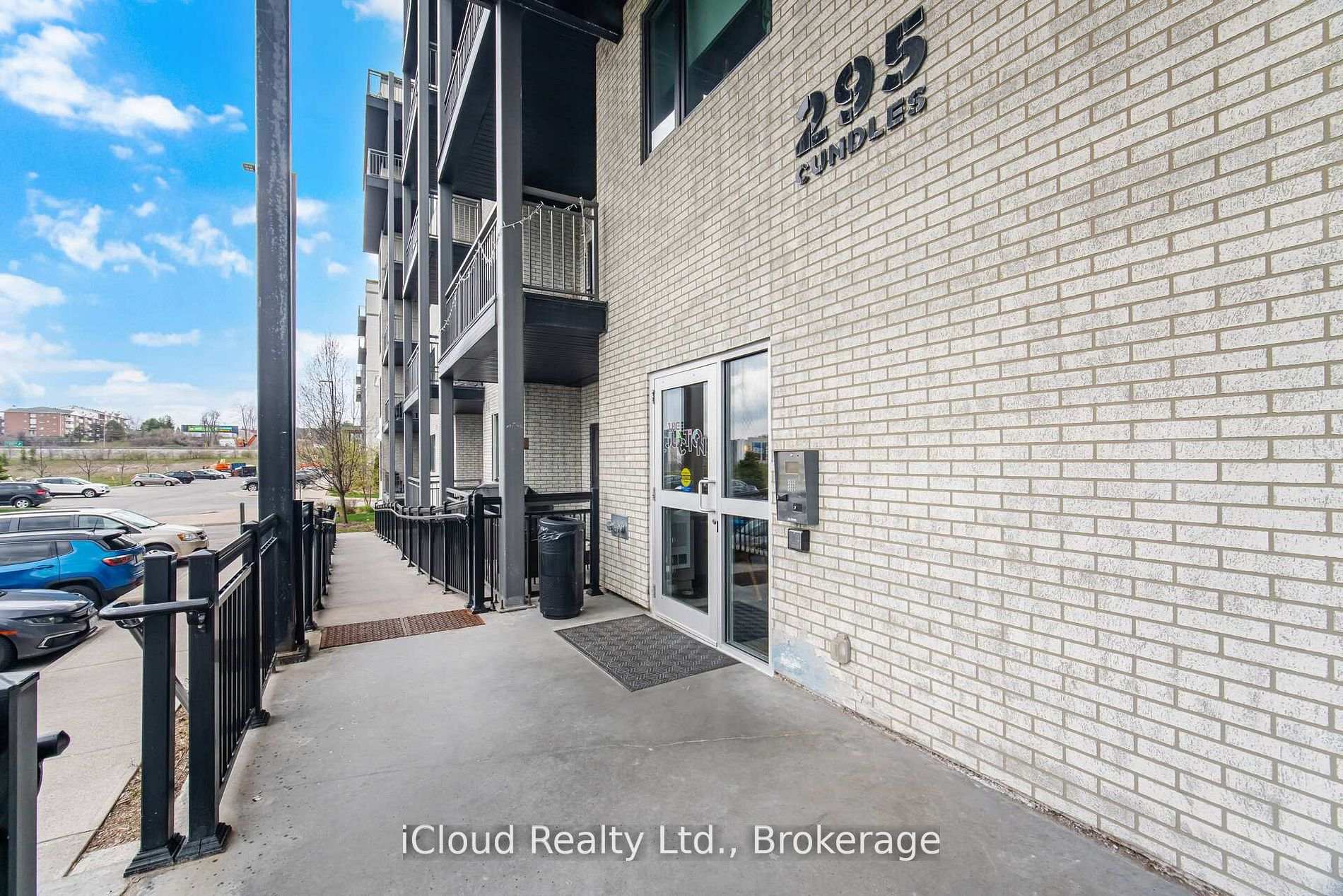 Photo 8 of Unit 208, 295 Cundles Road E, Barrie, Alliance — HOMEH