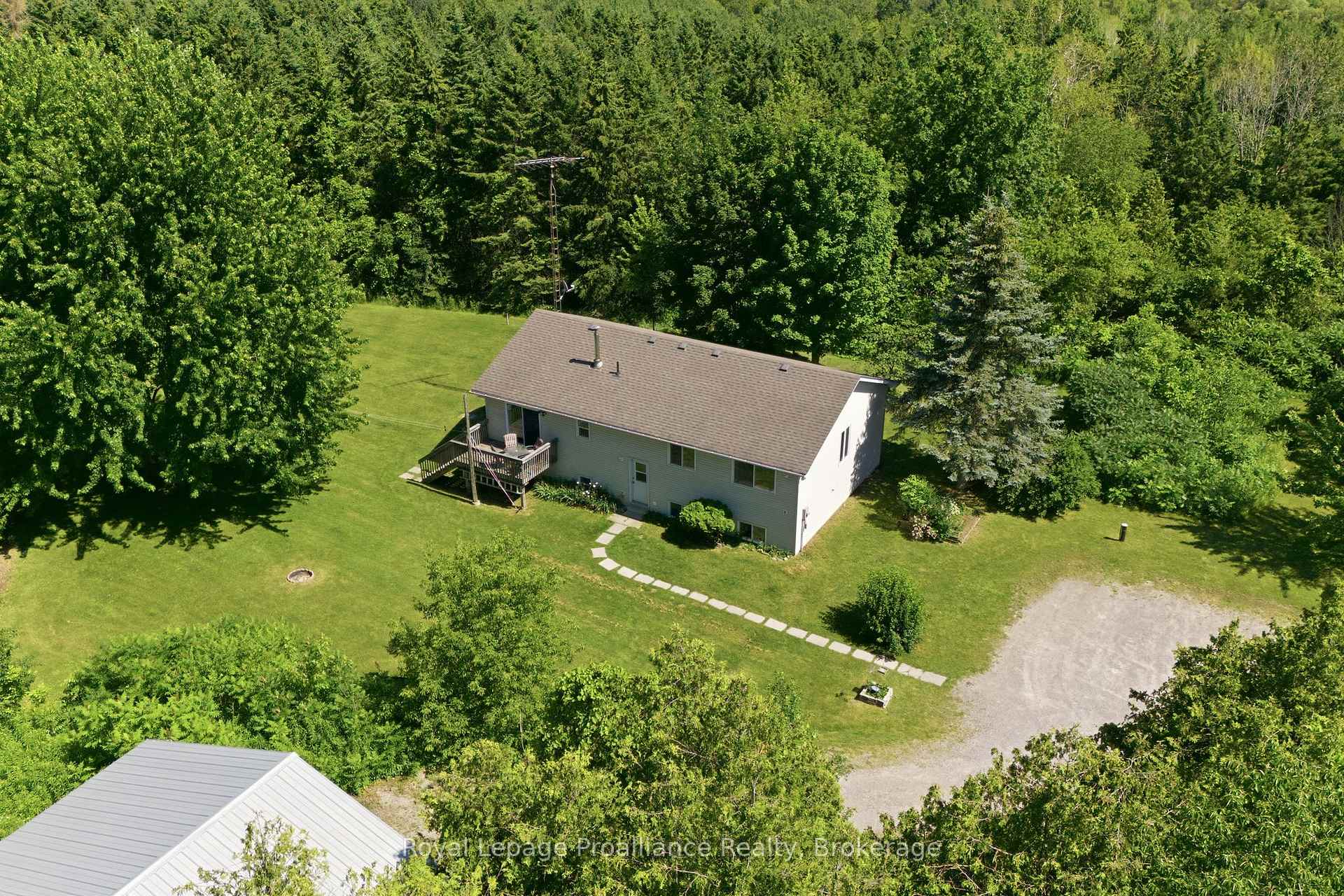 Front of 2103 Ron Harnden Road