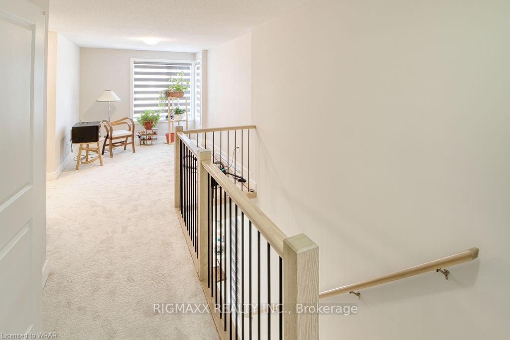 Photo 6 of 2104 Evans Boulevard, London, South U — HOMEH
