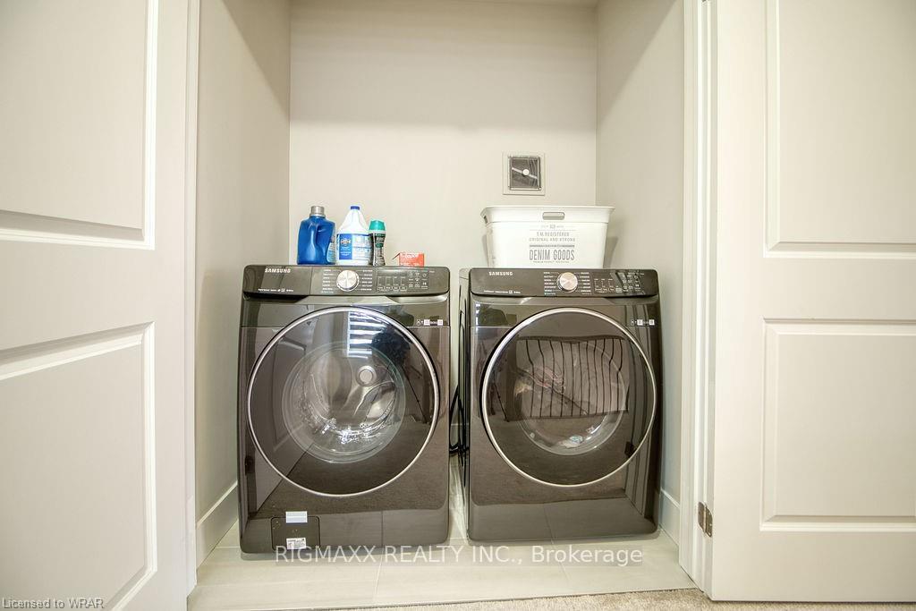 Photo 7 of 2104 Evans Boulevard, London, South U — HOMEH