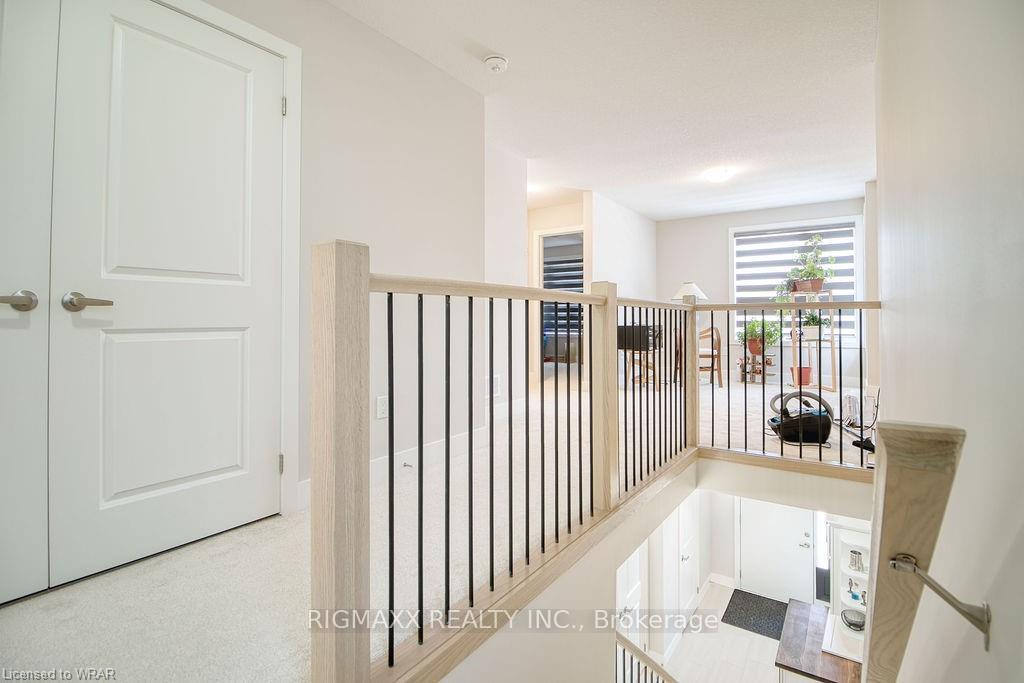 Photo 8 of 2104 Evans Boulevard, London, South U — HOMEH