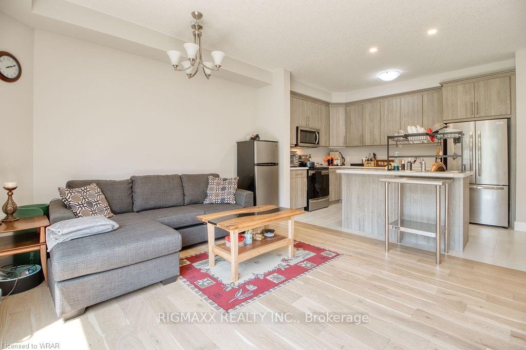 Photo 16 of 2104 Evans Boulevard, London, South U — HOMEH