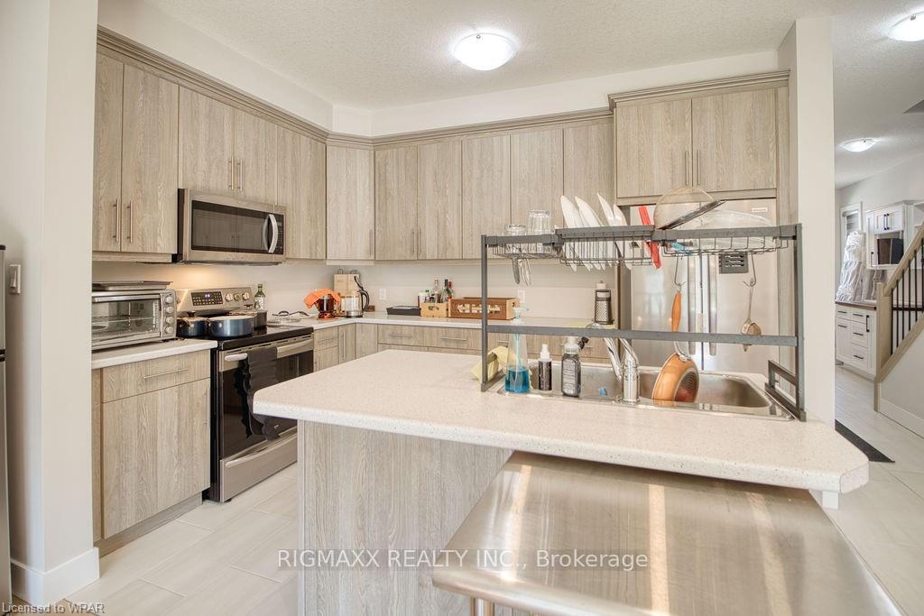 Photo 17 of 2104 Evans Boulevard, London, South U — HOMEH