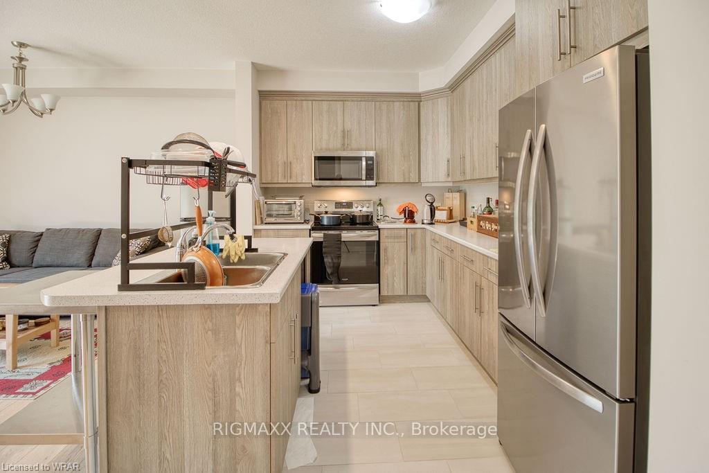 Photo 18 of 2104 Evans Boulevard, London, South U — HOMEH