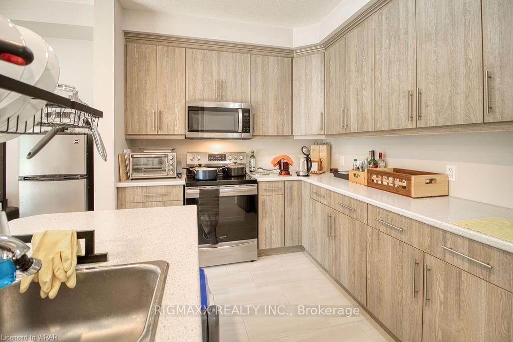 Photo 20 of 2104 Evans Boulevard, London, South U — HOMEH