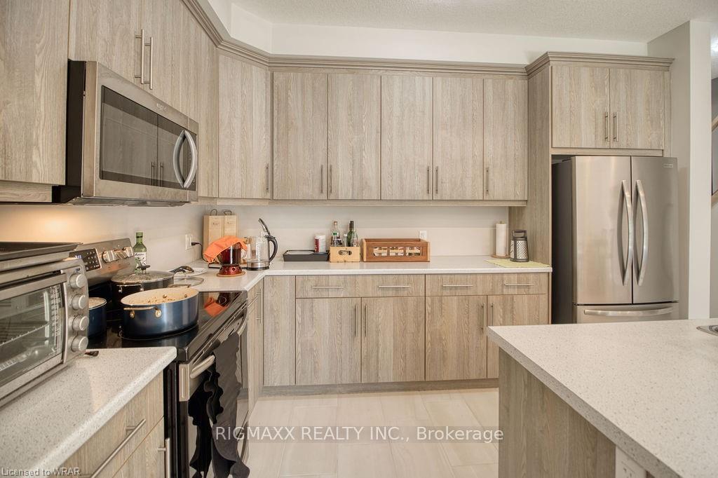 Photo 21 of 2104 Evans Boulevard, London, South U — HOMEH