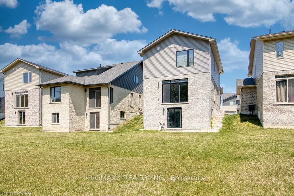 Photo 22 of 2104 Evans Boulevard, London, South U — HOMEH