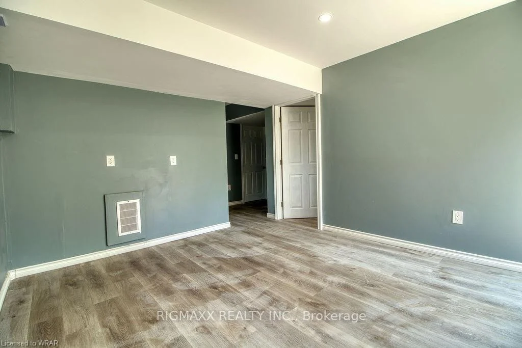 Photo 24 of 2104 Evans Boulevard, London, South U — HOMEH