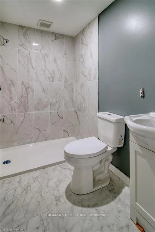 Photo 27 of 2104 Evans Boulevard, London, South U — HOMEH