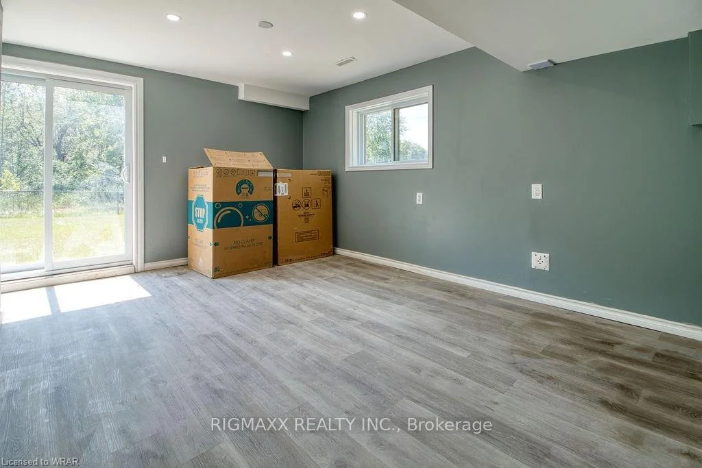 Photo 28 of 2104 Evans Boulevard, London, South U — HOMEH