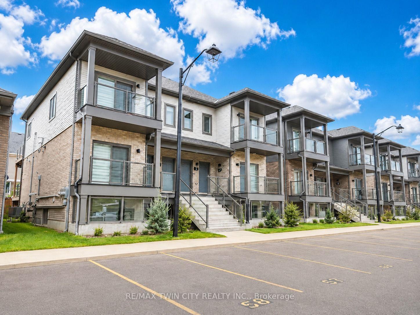 Photo 1 of Unit 32, 205 West Oak Lane S, Kitchener, Trussler — HOMEH