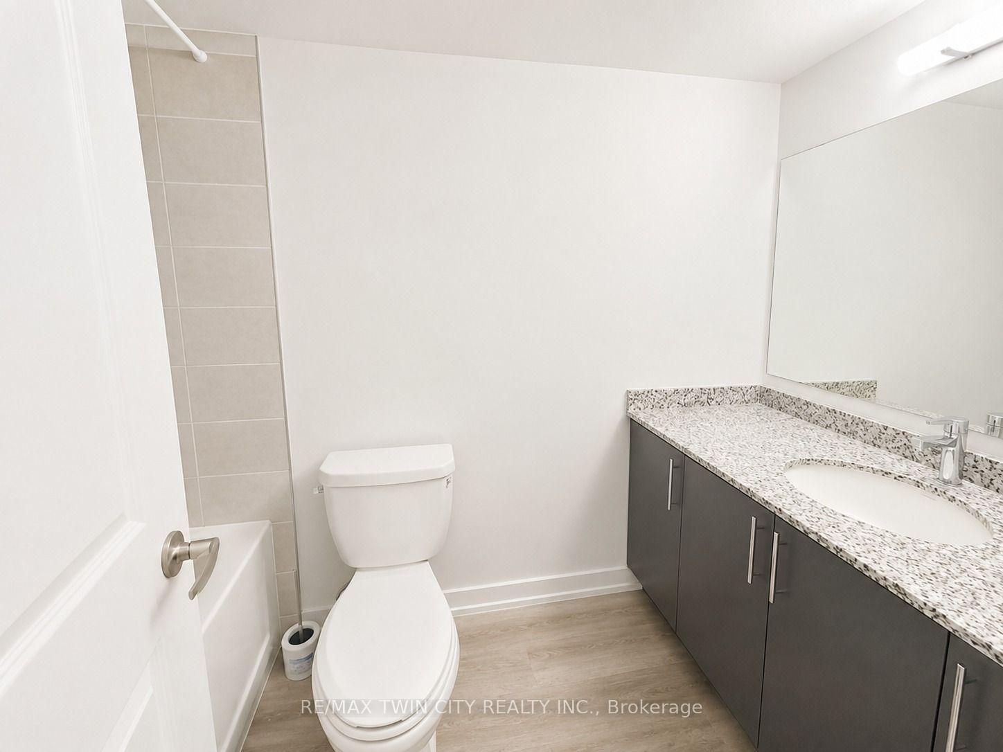 Photo 4 of Unit 32, 205 West Oak Lane S, Kitchener, Trussler — HOMEH