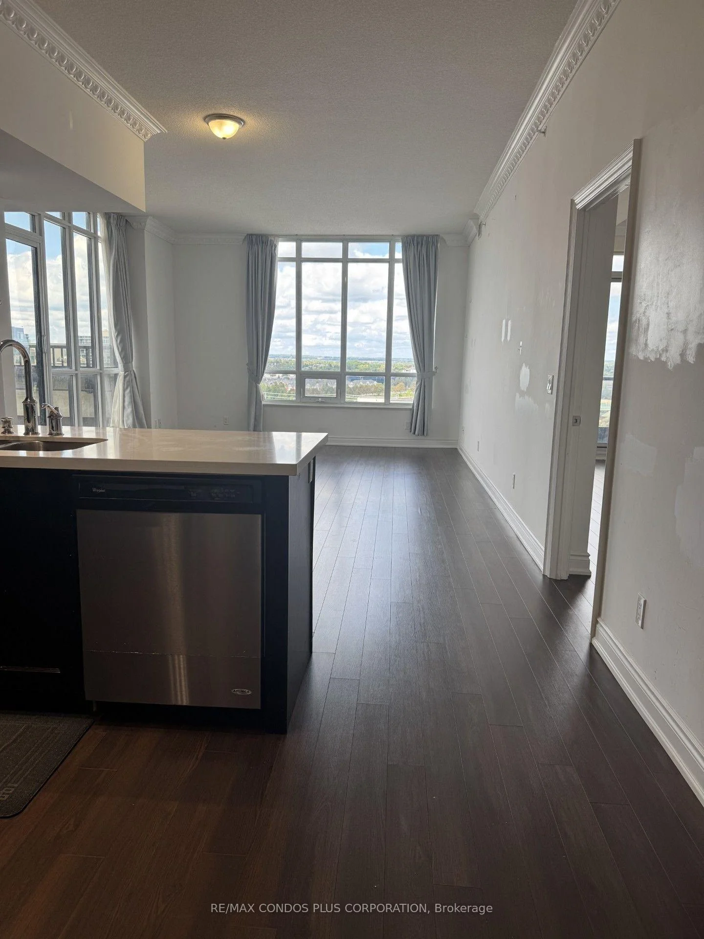 Photo 5 of 38 Cedarland Drive, Markham, Unionville — HOMEH