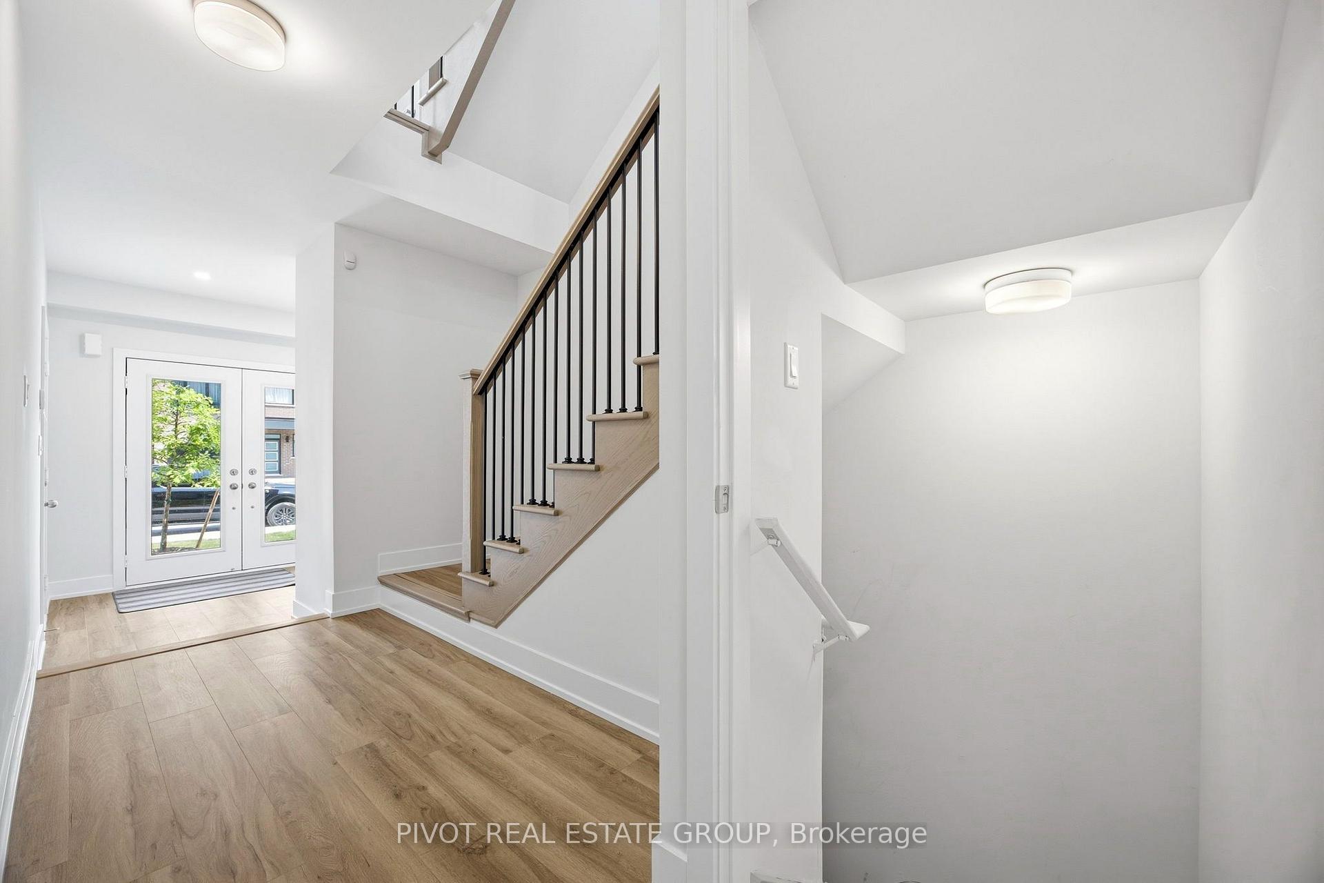Photo 5 of 64 Danielle Moore Circle, Scarborough, Bendale — HOMEH
