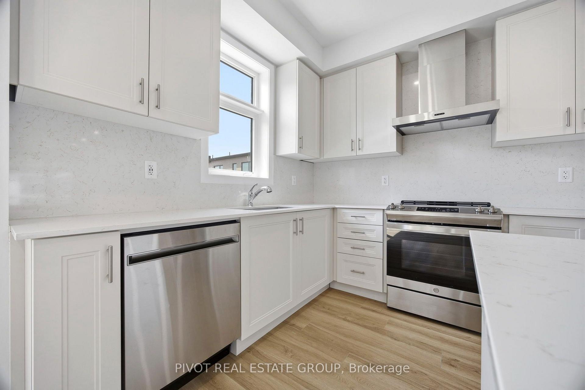 Photo 13 of 64 Danielle Moore Circle, Scarborough, Bendale — HOMEH