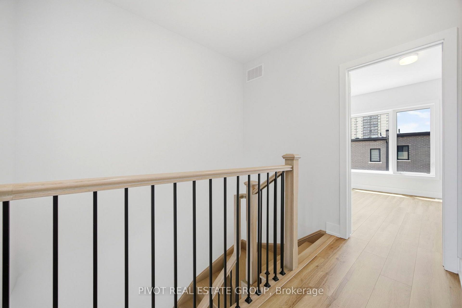 Photo 20 of 64 Danielle Moore Circle, Scarborough, Bendale — HOMEH