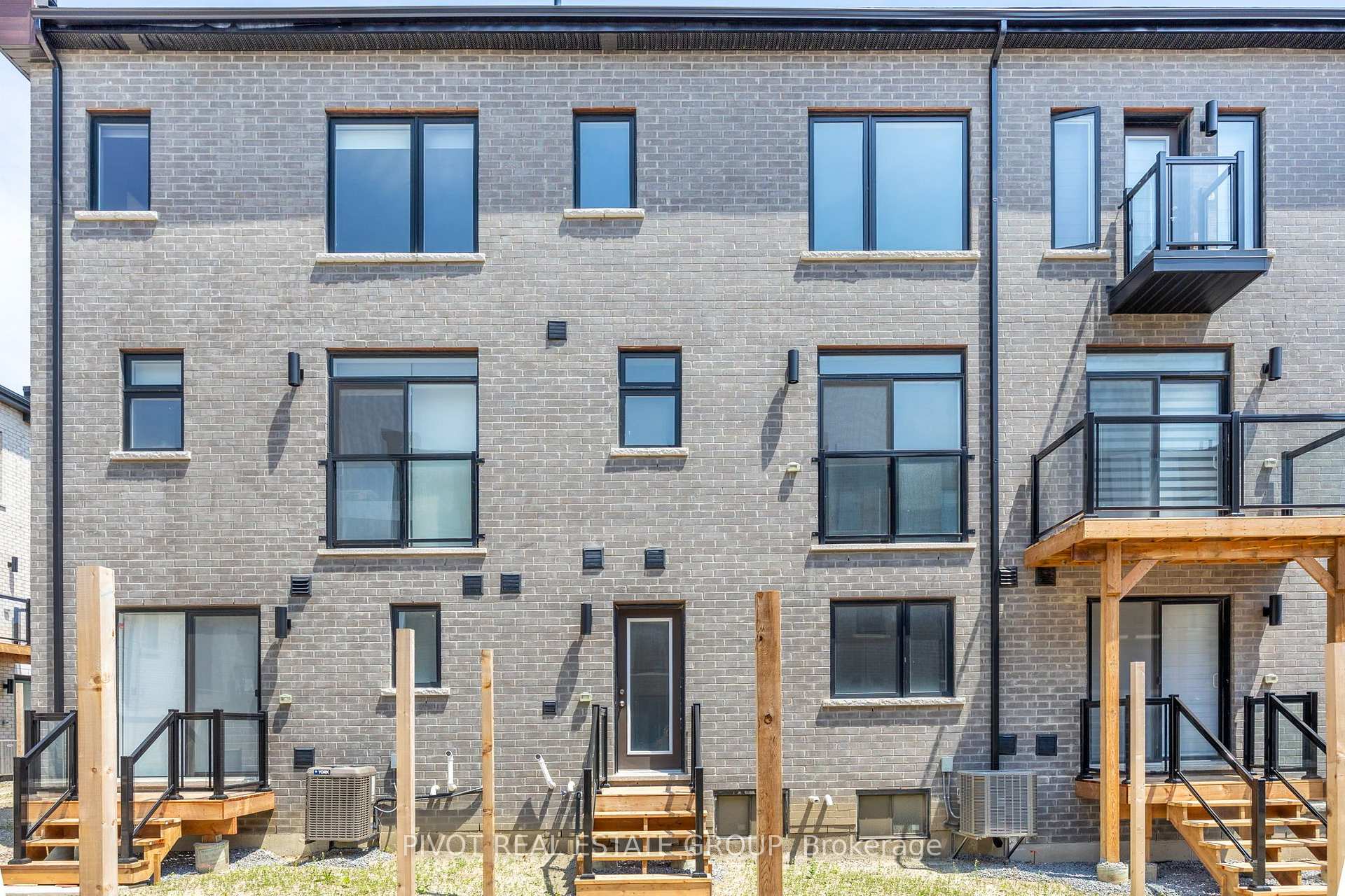 Photo 33 of 64 Danielle Moore Circle, Scarborough, Bendale — HOMEH
