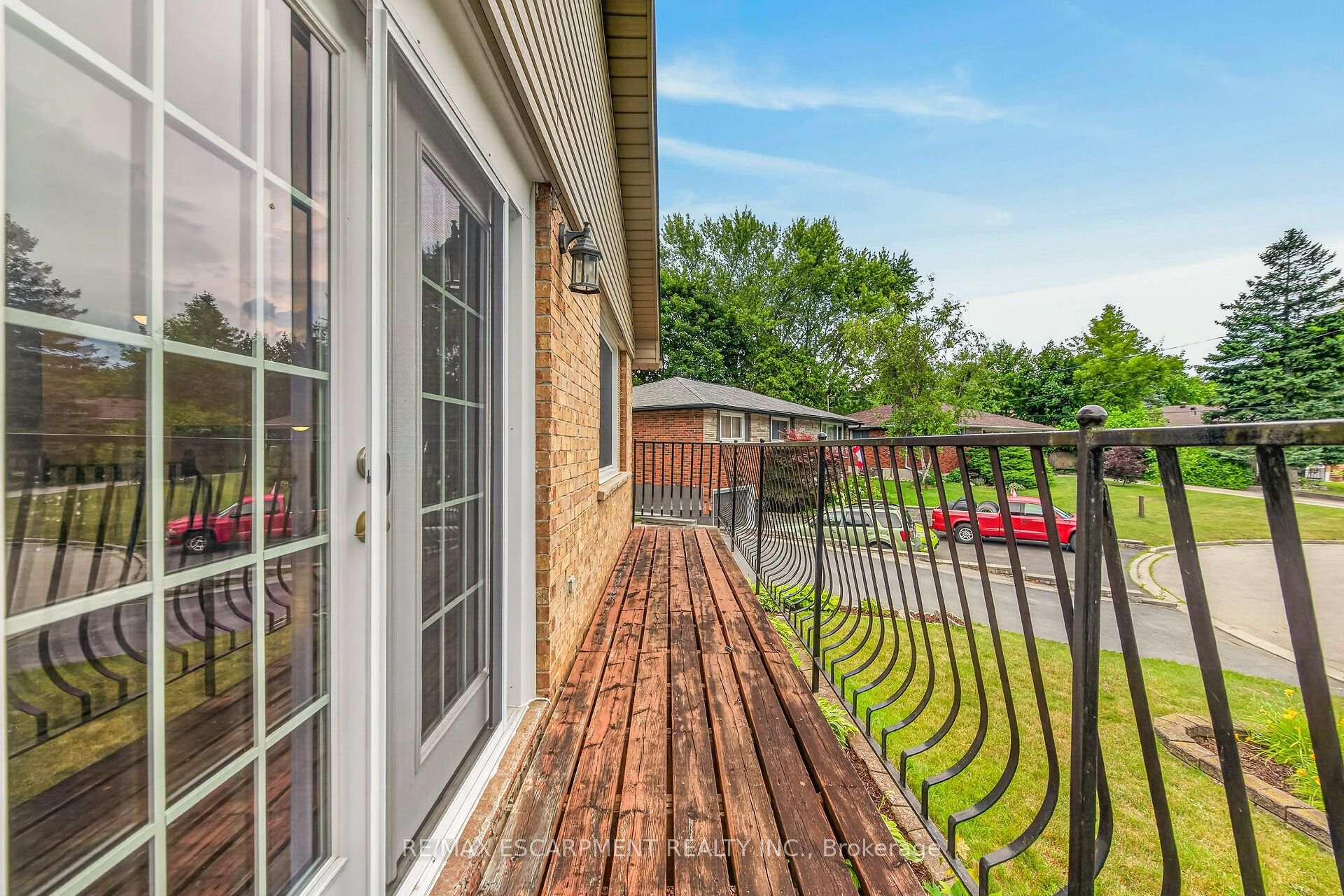 Photo 5 of 19 Burns Place, Haldimand — HOMEH