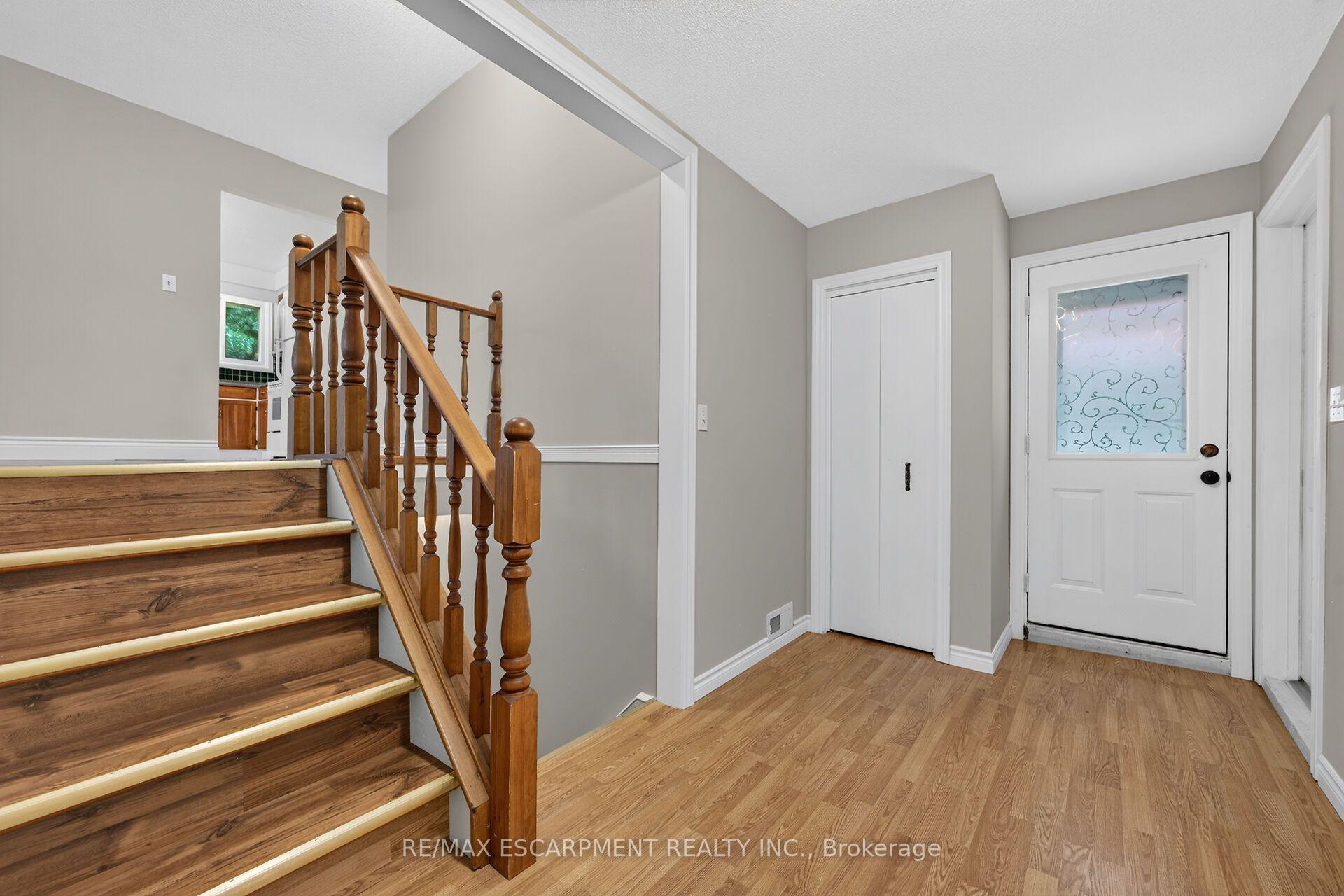 Photo 8 of 19 Burns Place, Haldimand — HOMEH