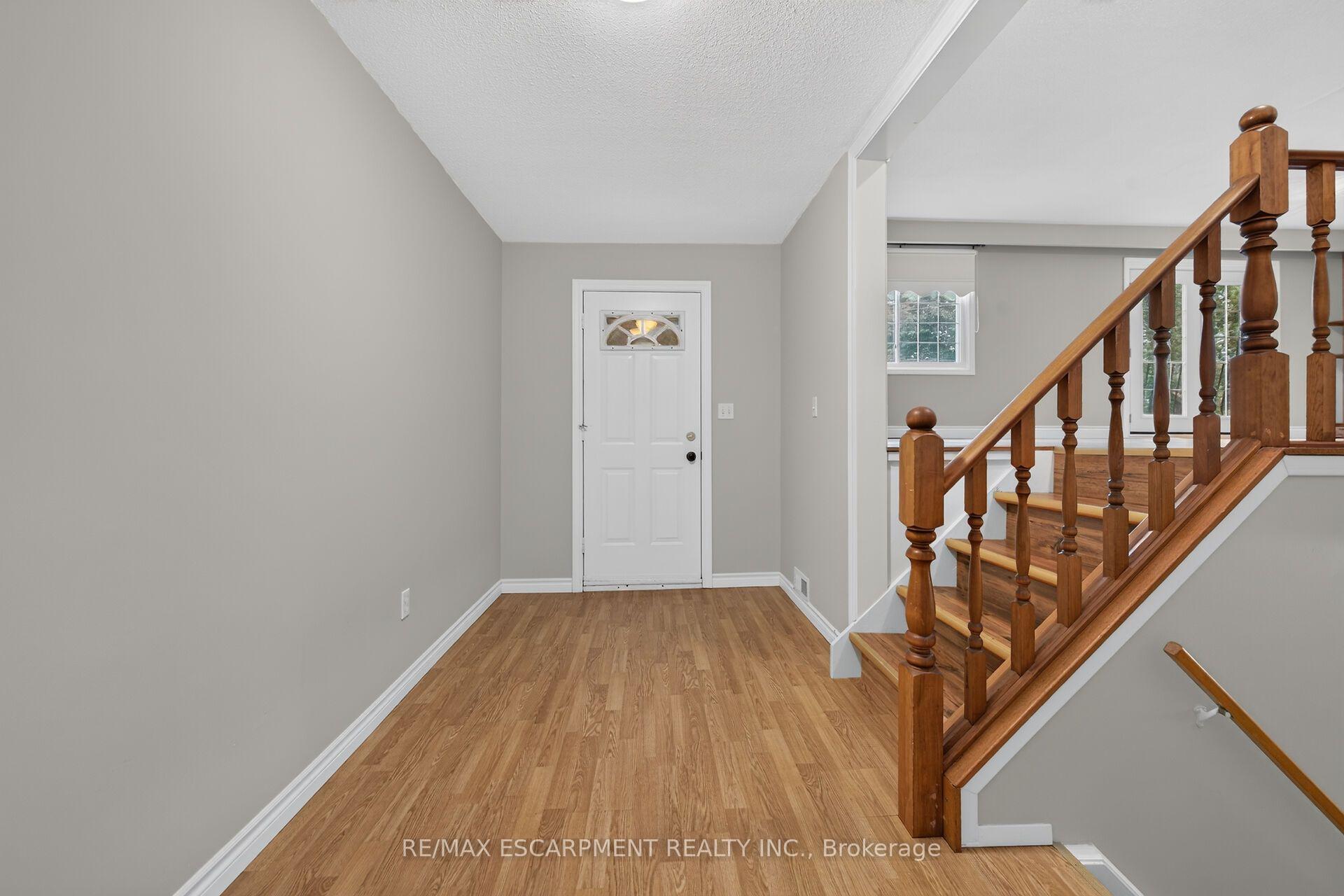 Photo 9 of 19 Burns Place, Haldimand — HOMEH