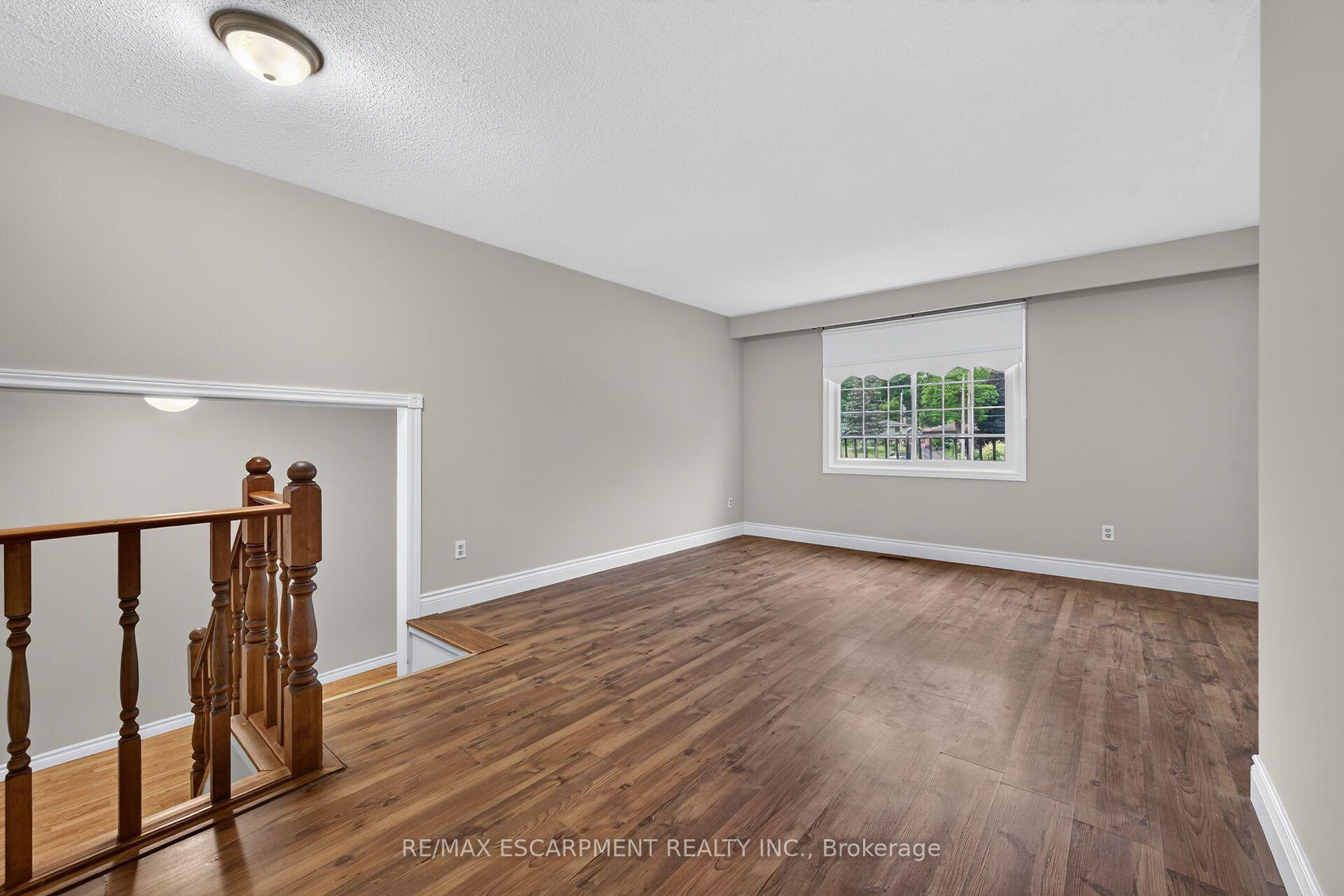 Photo 11 of 19 Burns Place, Haldimand — HOMEH
