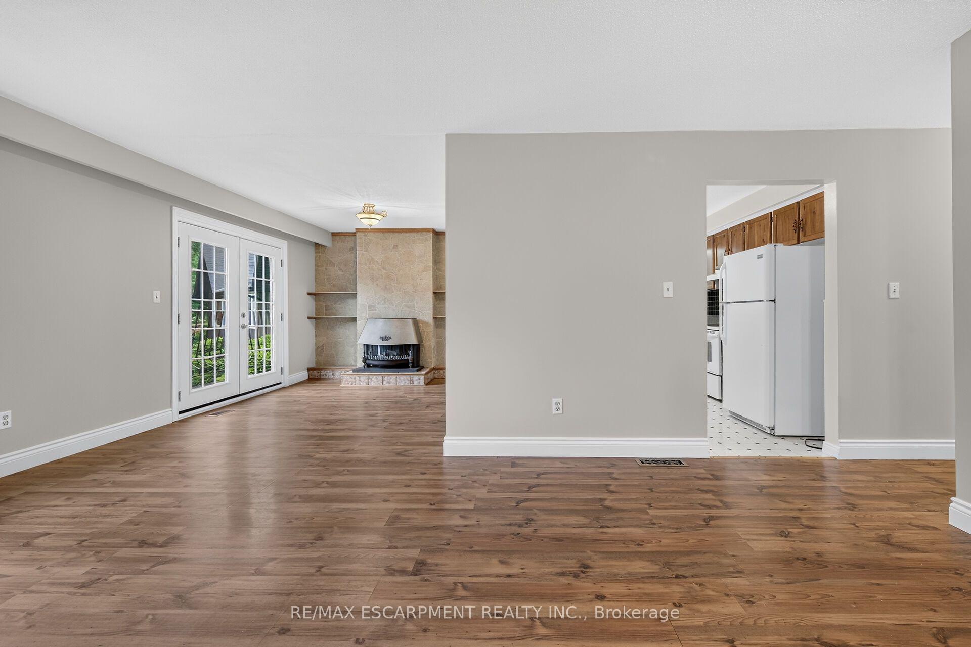 Photo 12 of 19 Burns Place, Haldimand — HOMEH