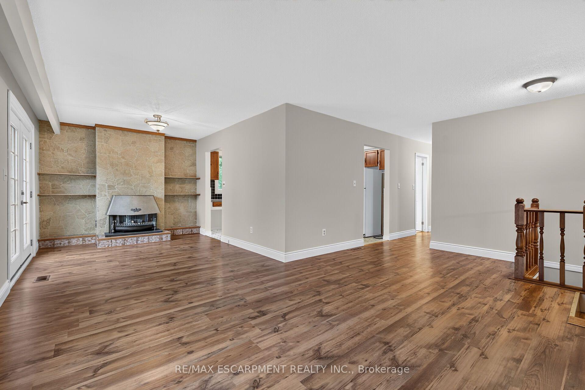 Photo 14 of 19 Burns Place, Haldimand — HOMEH