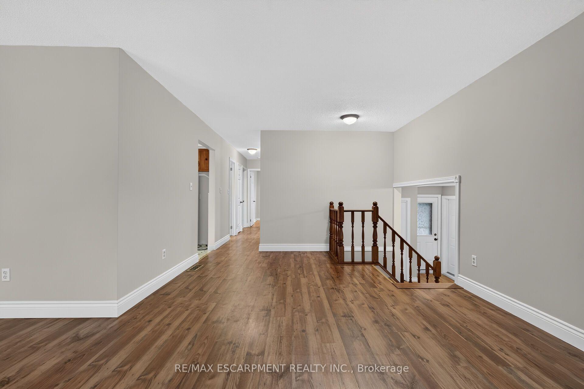 Photo 15 of 19 Burns Place, Haldimand — HOMEH