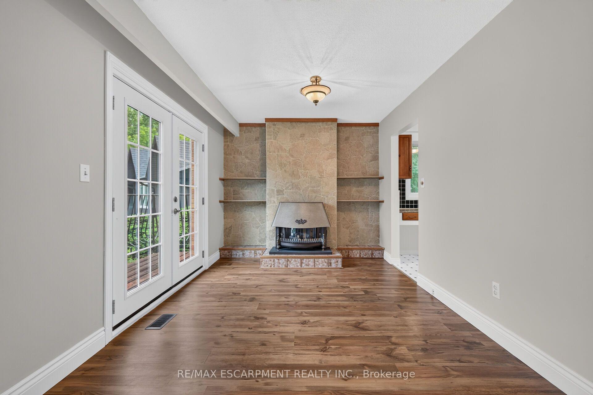 Photo 17 of 19 Burns Place, Haldimand — HOMEH