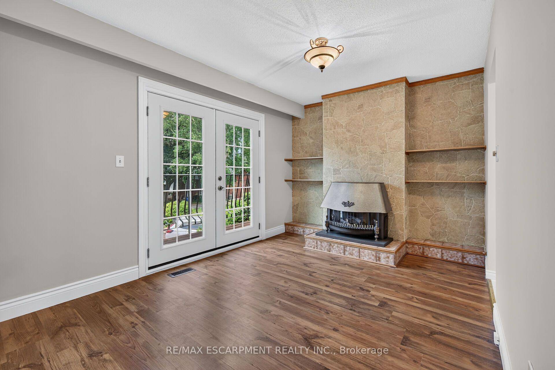Photo 18 of 19 Burns Place, Haldimand — HOMEH