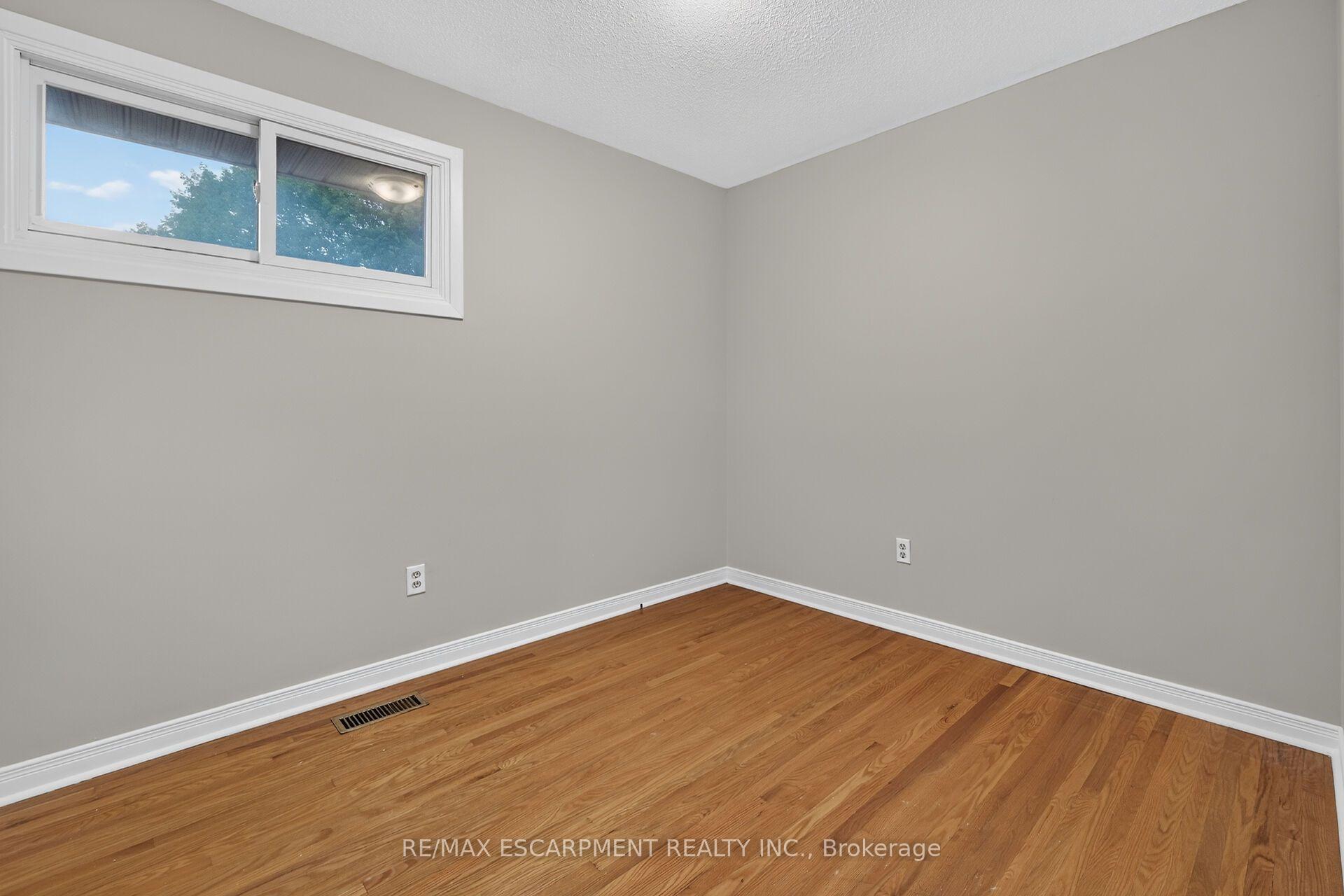 Photo 29 of 19 Burns Place, Haldimand — HOMEH