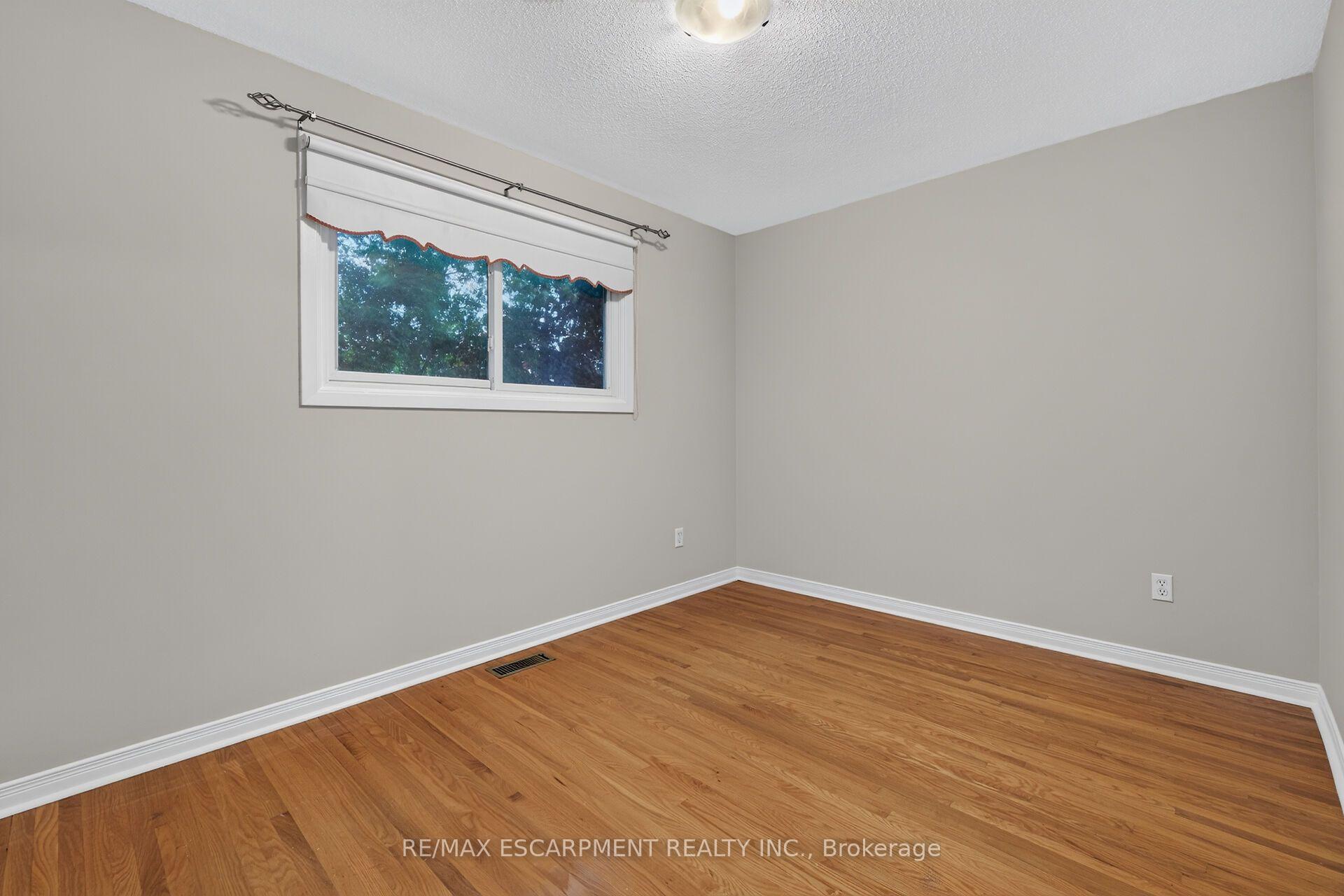 Photo 30 of 19 Burns Place, Haldimand — HOMEH