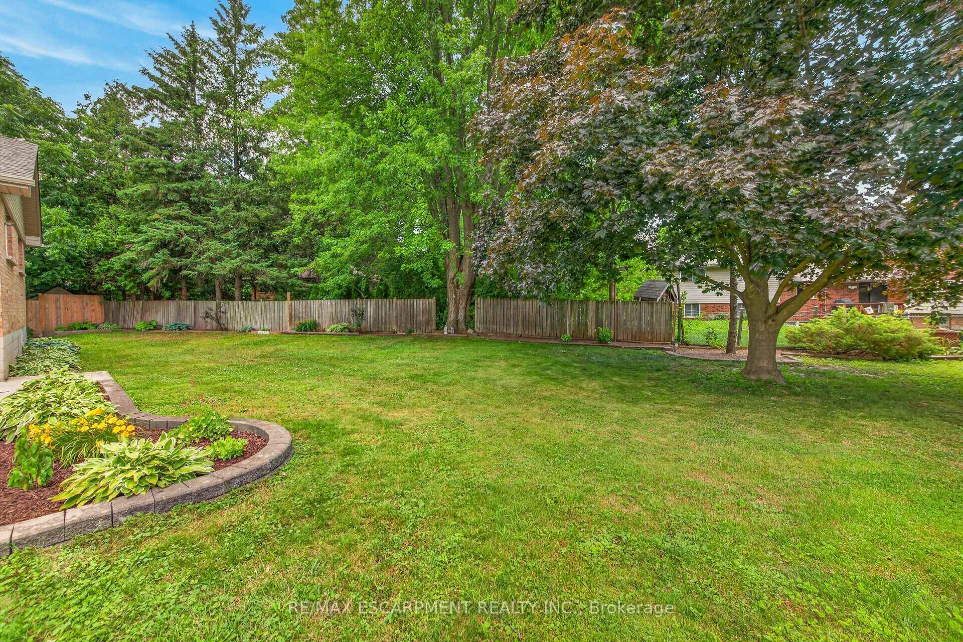 Photo 43 of 19 Burns Place, Haldimand — HOMEH