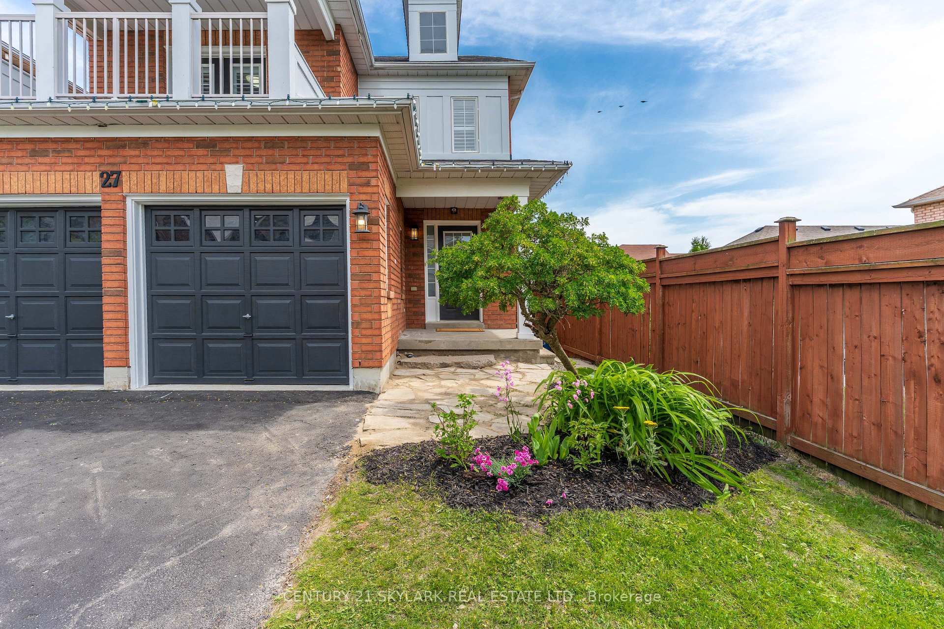 Photo 3 of 27 Clair Avenue, Whitby, Brooklin — HOMEH