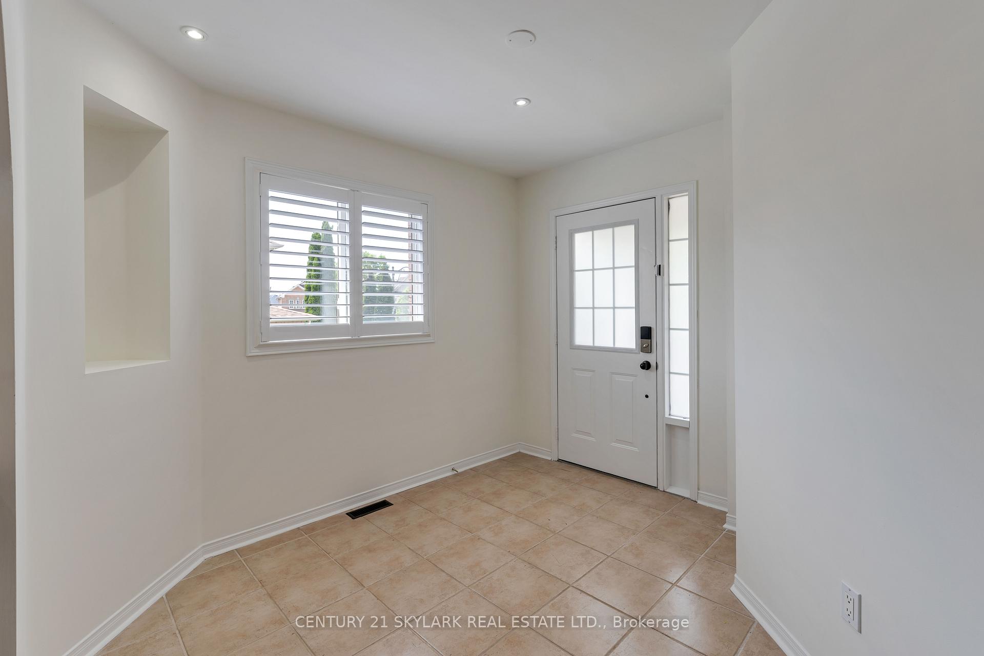 Photo 5 of 27 Clair Avenue, Whitby, Brooklin — HOMEH