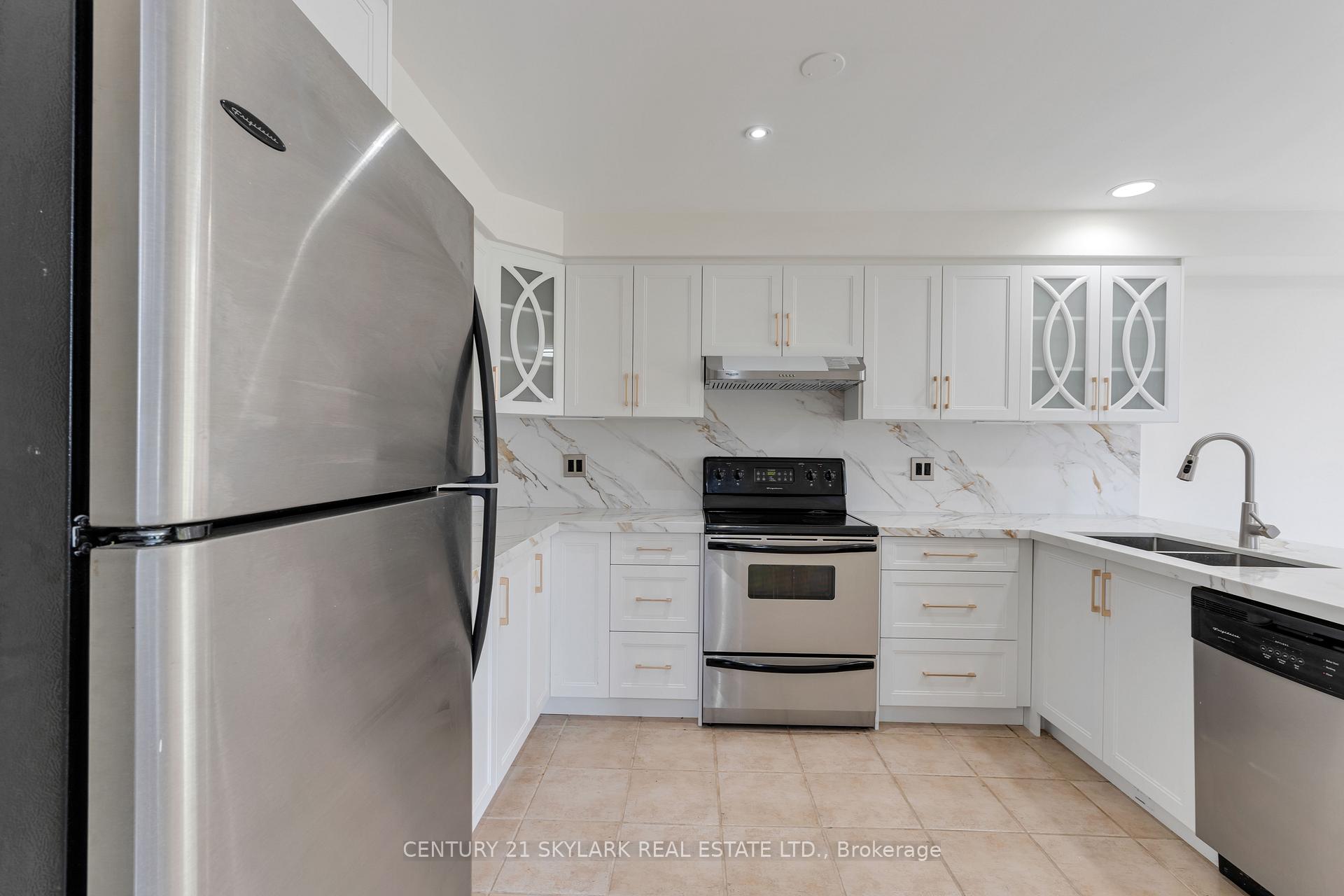 Photo 10 of 27 Clair Avenue, Whitby, Brooklin — HOMEH