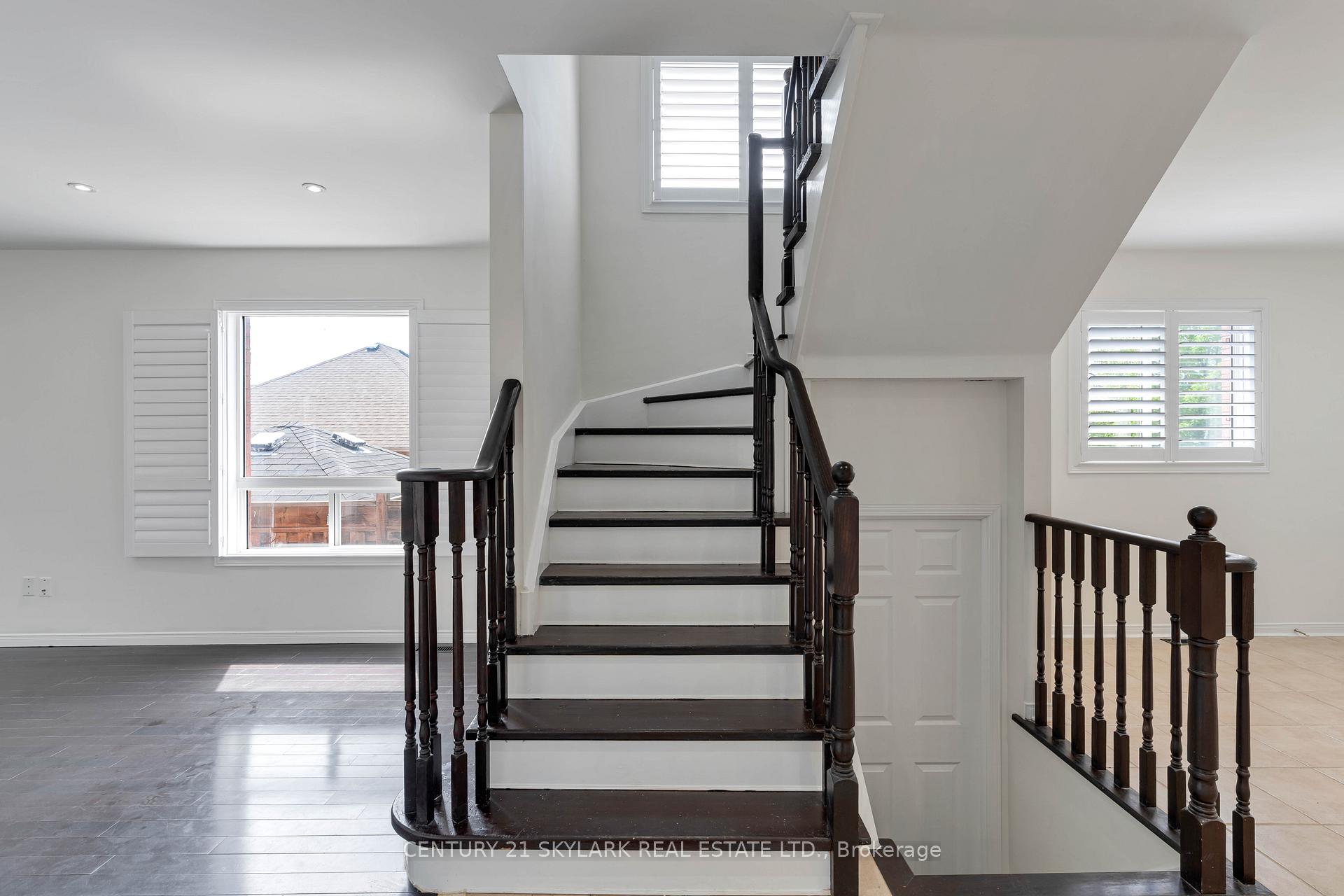 Photo 13 of 27 Clair Avenue, Whitby, Brooklin — HOMEH