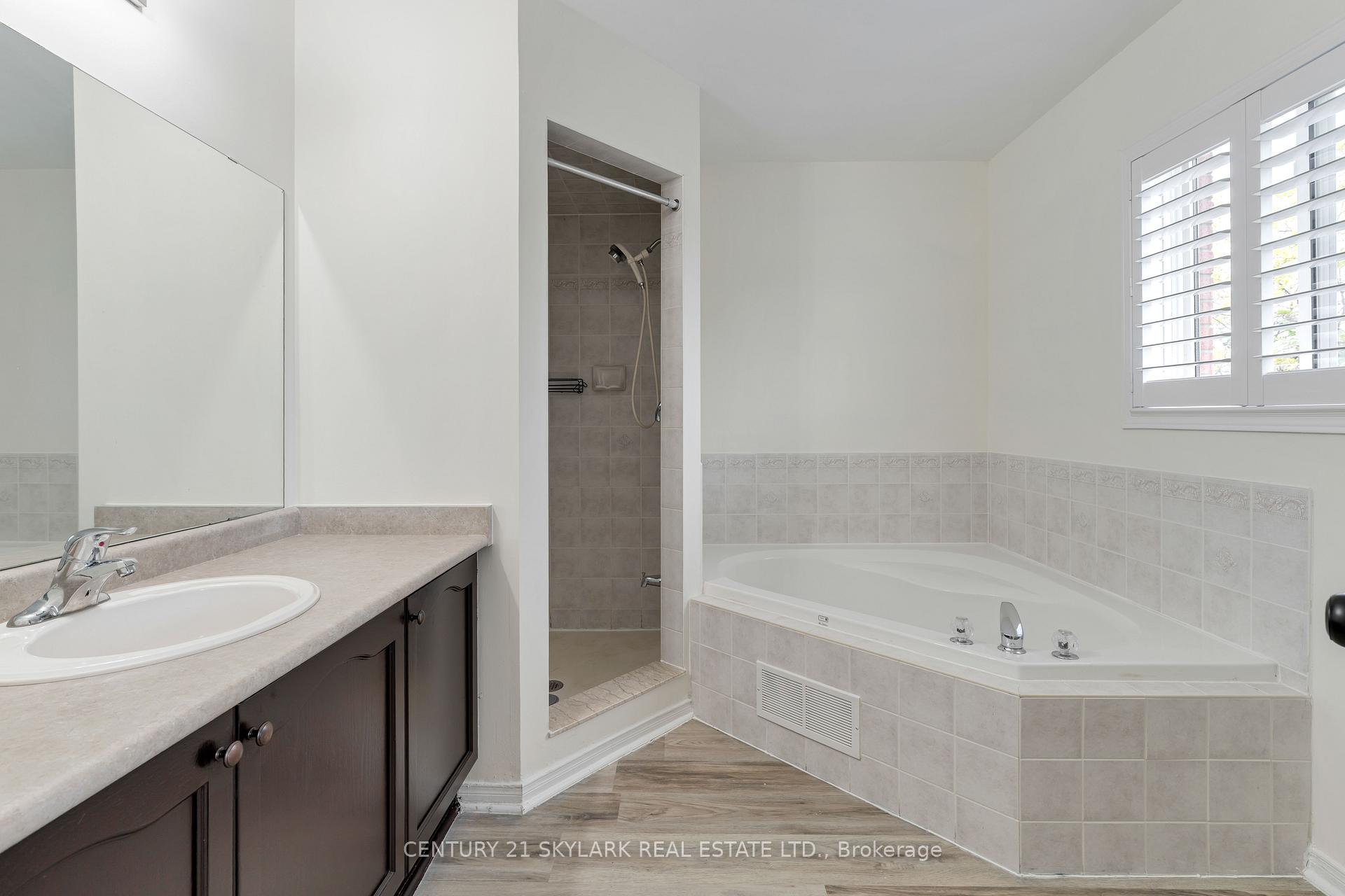 Photo 18 of 27 Clair Avenue, Whitby, Brooklin — HOMEH