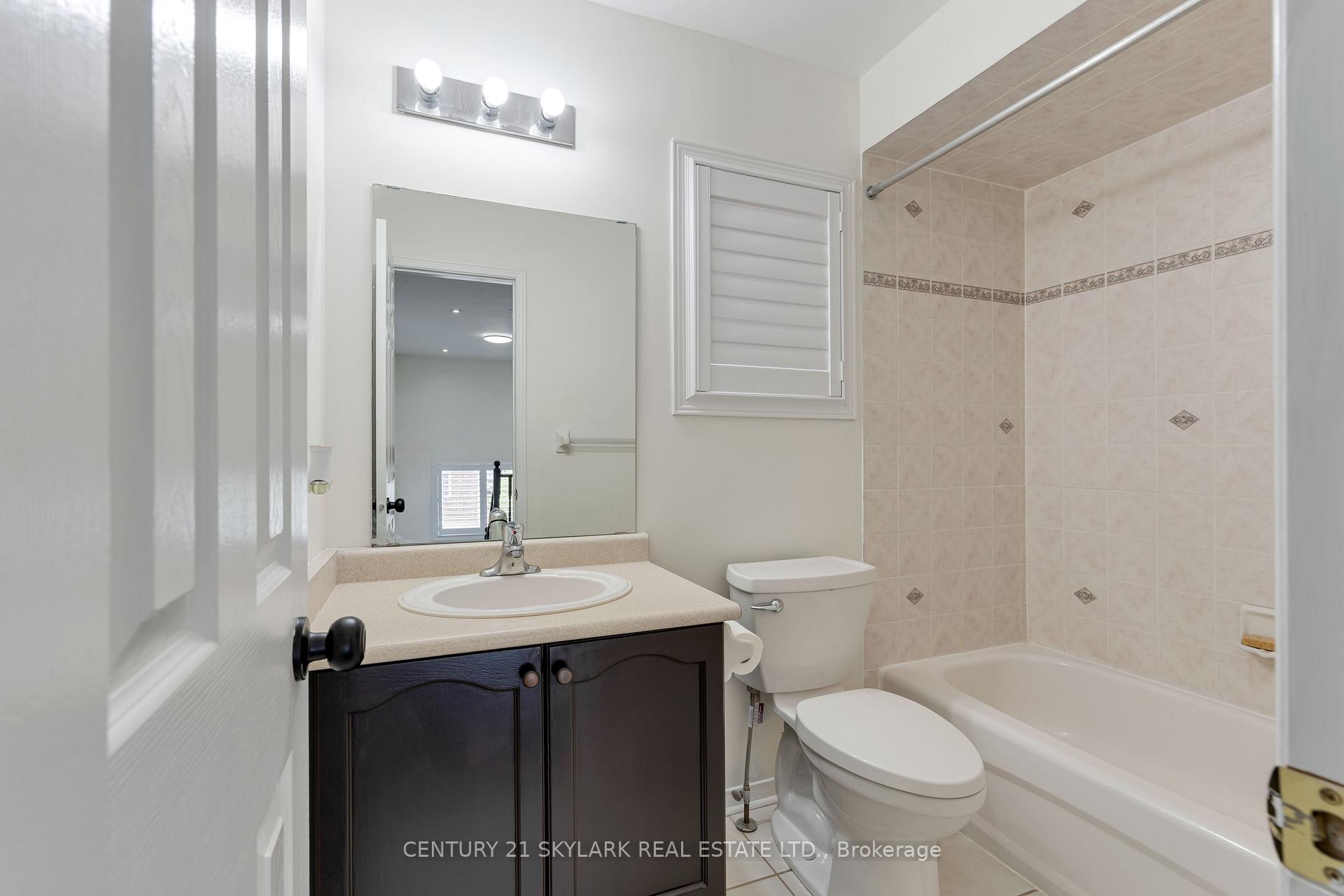 Photo 24 of 27 Clair Avenue, Whitby, Brooklin — HOMEH