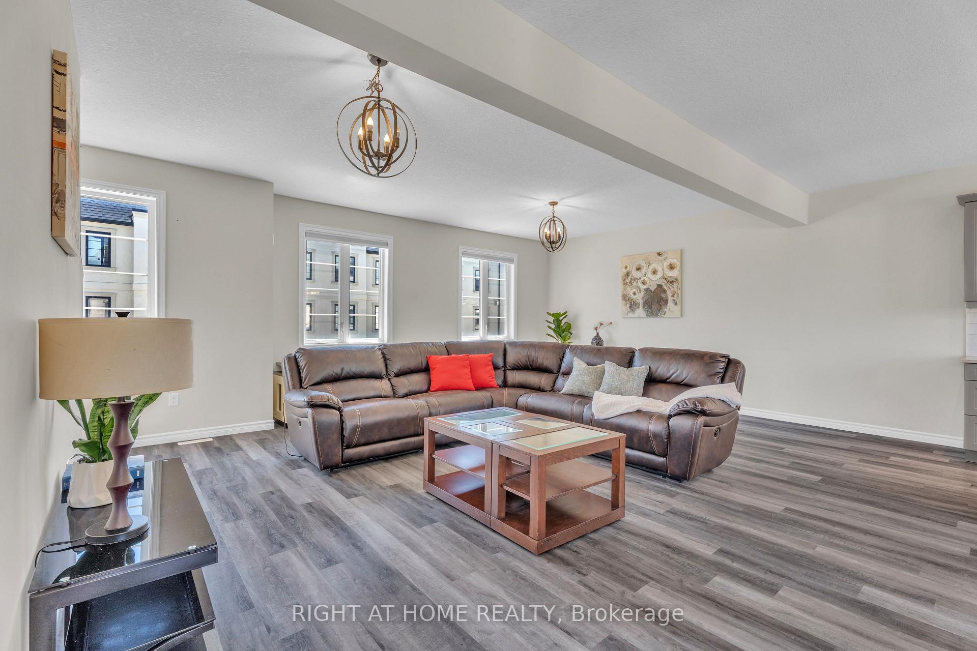 Photo 12 of 397 Callaway Road, London, North R — HOMEH