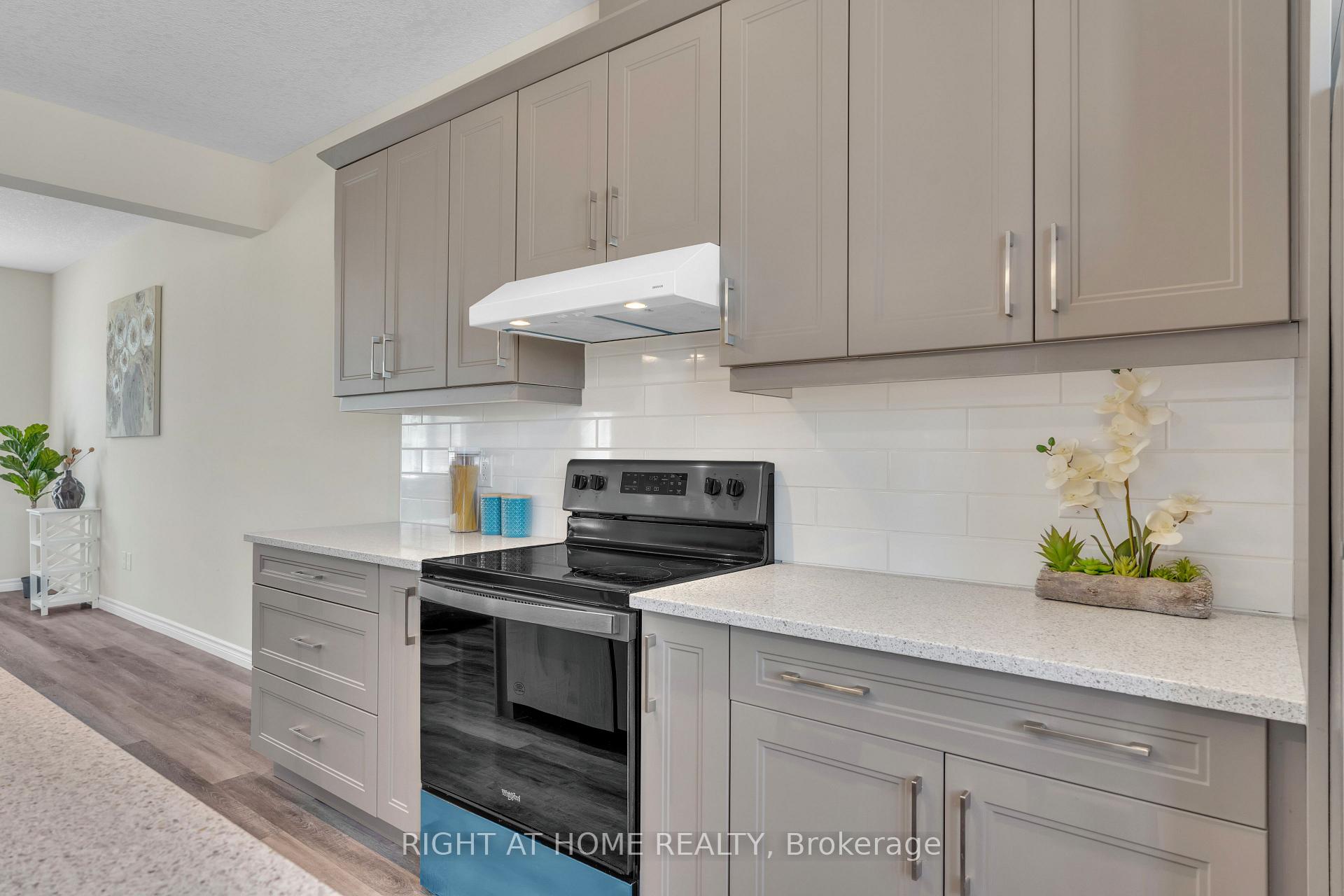 Photo 20 of 397 Callaway Road, London, North R — HOMEH
