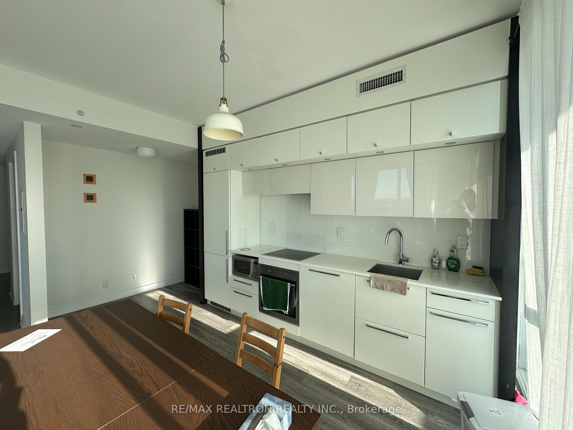 Photo 5 of Unit 4603, 15 Grenville Street, Toronto, Bay Street Corridor — HOMEH