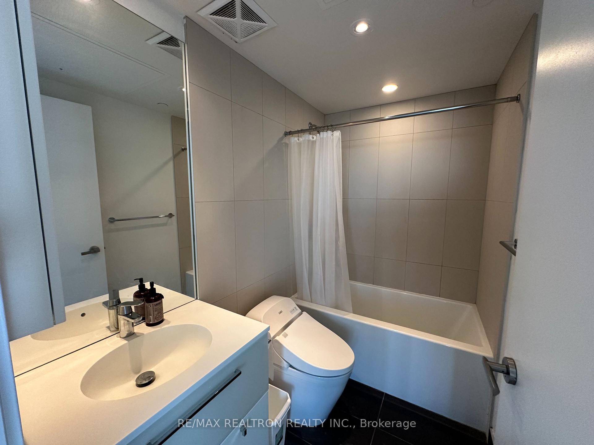 Photo 8 of Unit 4603, 15 Grenville Street, Toronto, Bay Street Corridor — HOMEH