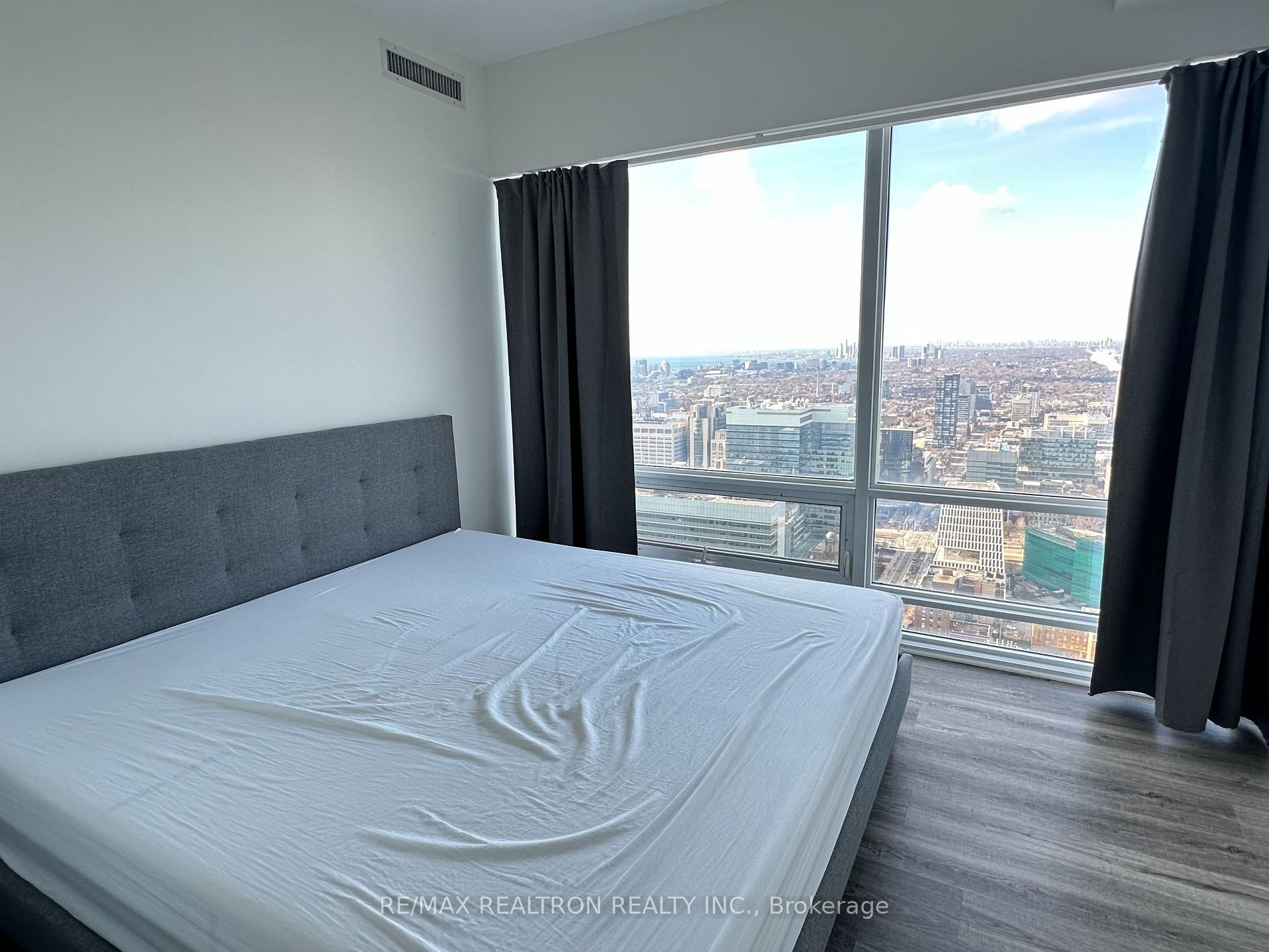 Photo 9 of Unit 4603, 15 Grenville Street, Toronto, Bay Street Corridor — HOMEH