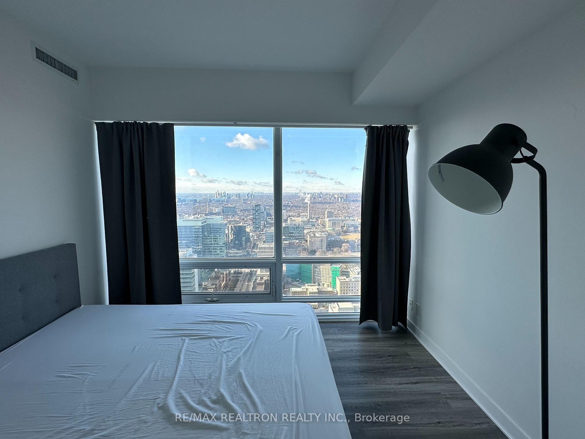 Photo 10 of Unit 4603, 15 Grenville Street, Toronto, Bay Street Corridor — HOMEH