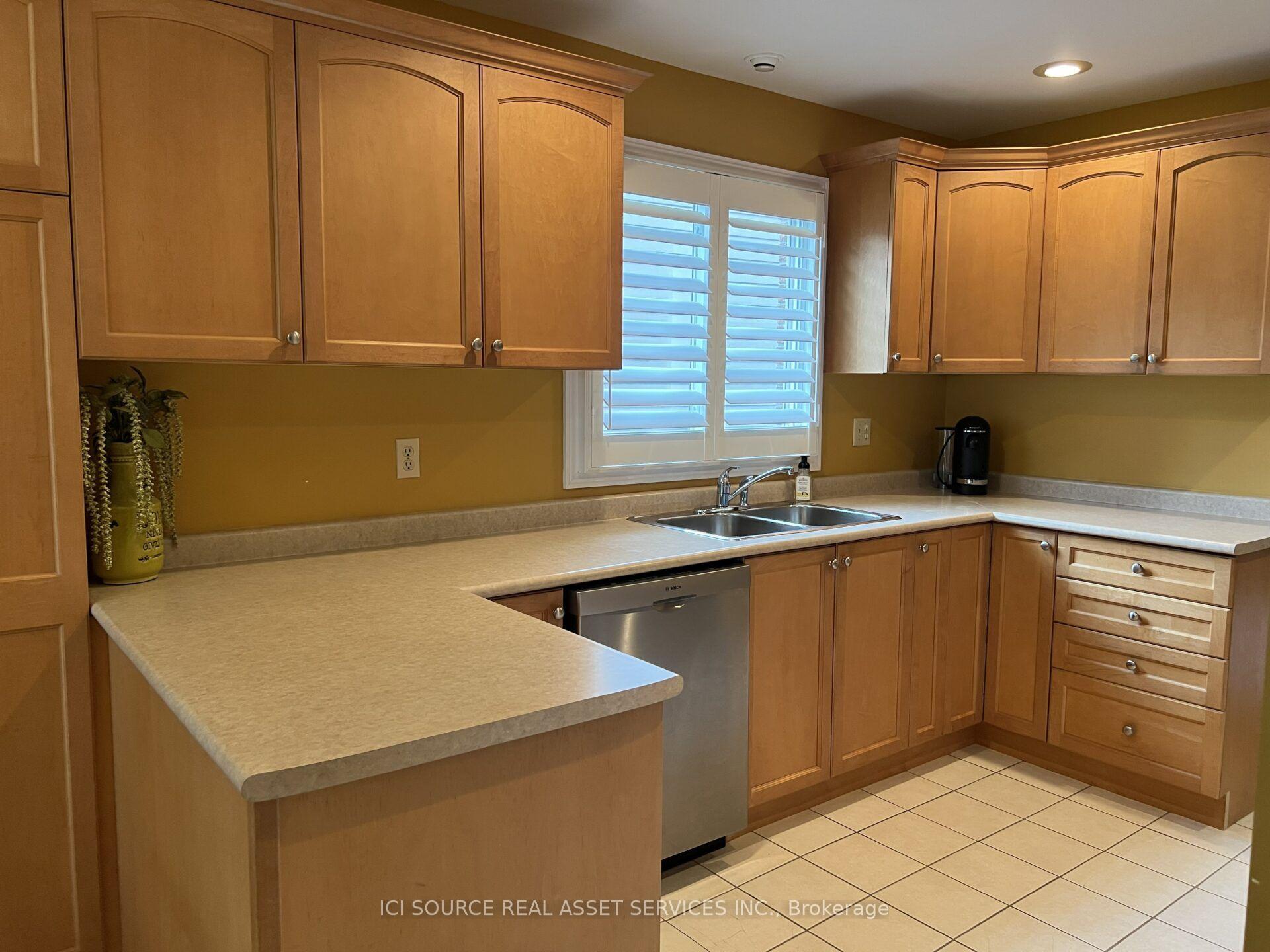 Photo 4 of 83 Boulding Avenue, Hamilton, Waterdown — HOMEH