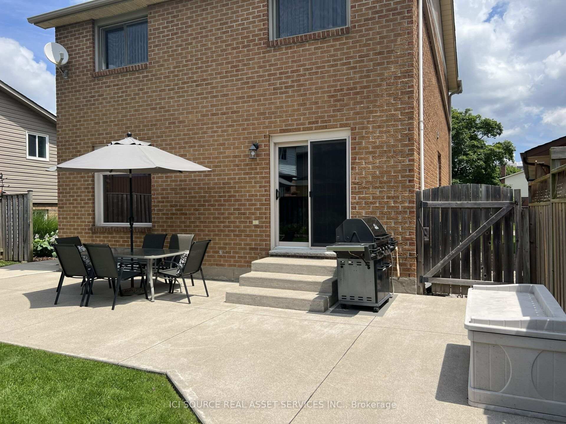 Photo 39 of 83 Boulding Avenue, Hamilton, Waterdown — HOMEH