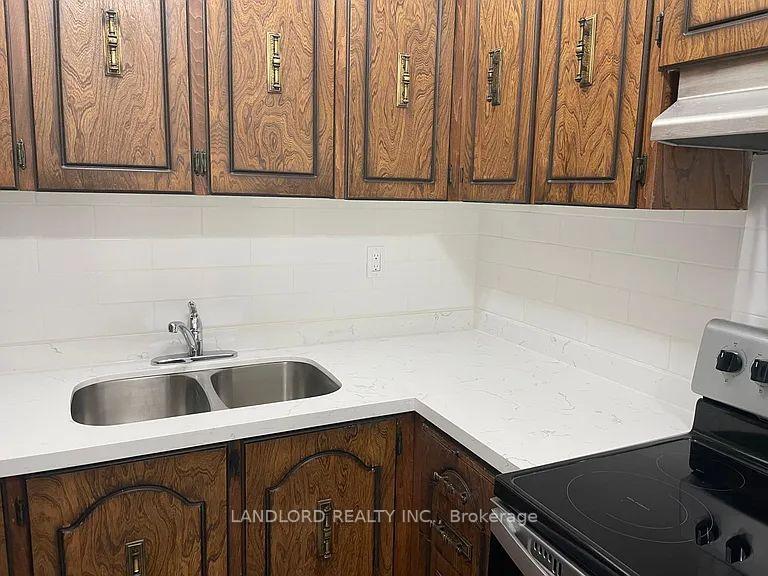 Photo 5 of Unit 2, 73 Roncesvalles Avenue, Toronto, Roncesvalles — HOMEH